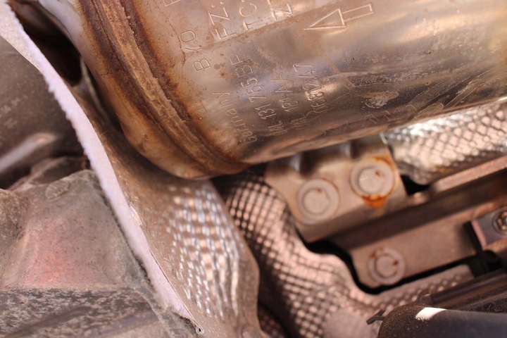 фото №11, Audi катализатор фильтр частиц твердых dpf 04l131669h 04l131765bp 04l131669
