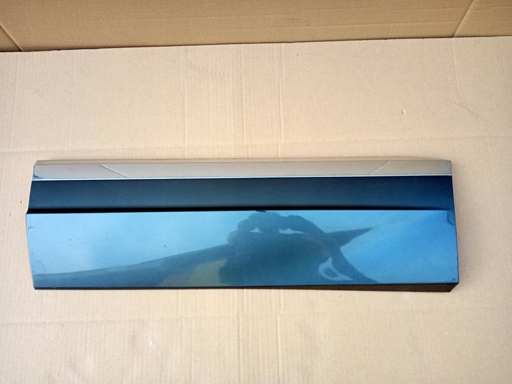 фото №1, Vw touareg iii левая планка дверь зад 760854949a