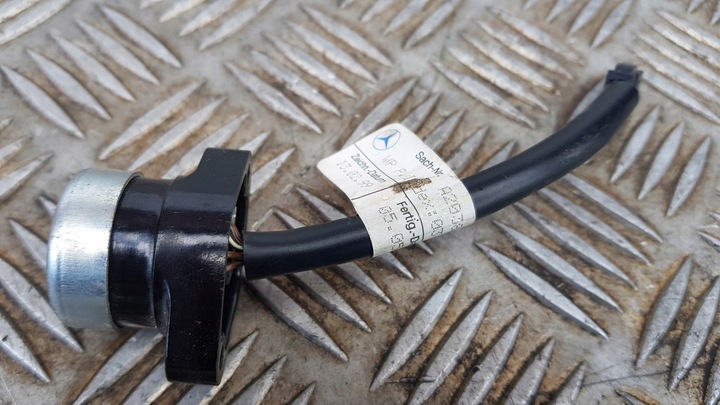 фото №2, Mercedes w211 кнопка вимикач сигналізації taxi