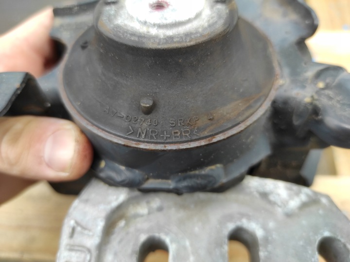 фото №6, Лапи подушка двигателя гибрид toyota yaris iv 1.5 u7