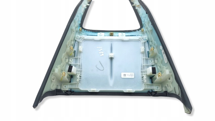 фото №6, Tesla модель 3 2020 молдинг консоли средней y0137335