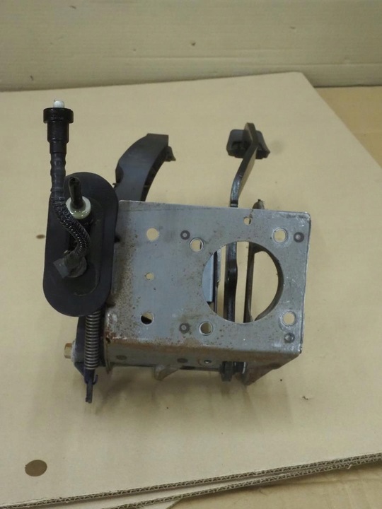 фото №14, Fiesta mk6 2002-2008 педаль сцепления тормоза педали европа