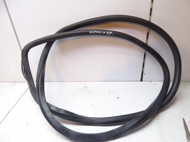 фото №1, Octavia ii 1z 04-08 прокладка кузовная дверь зад правая универсал 5d
