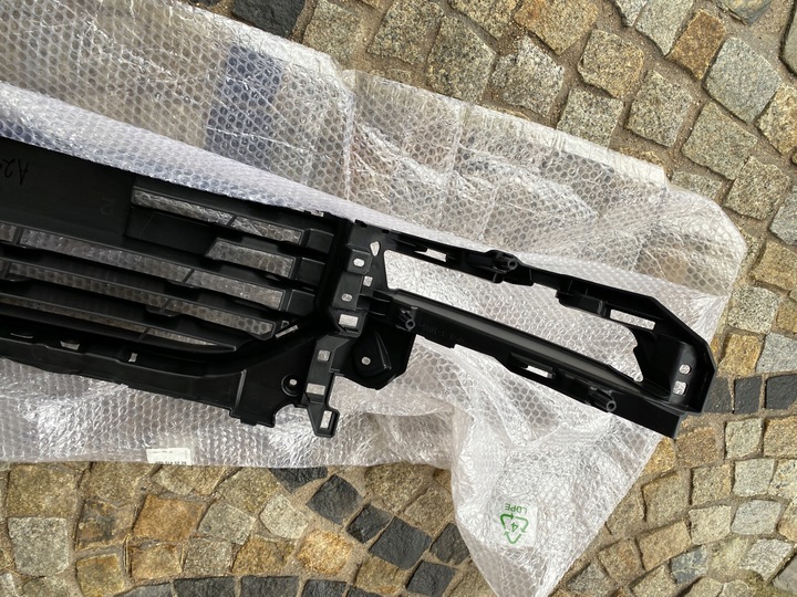 фото №9, Renault clio 4 iv рестайлинг решётка средняя перед 622541048r оригинал новая