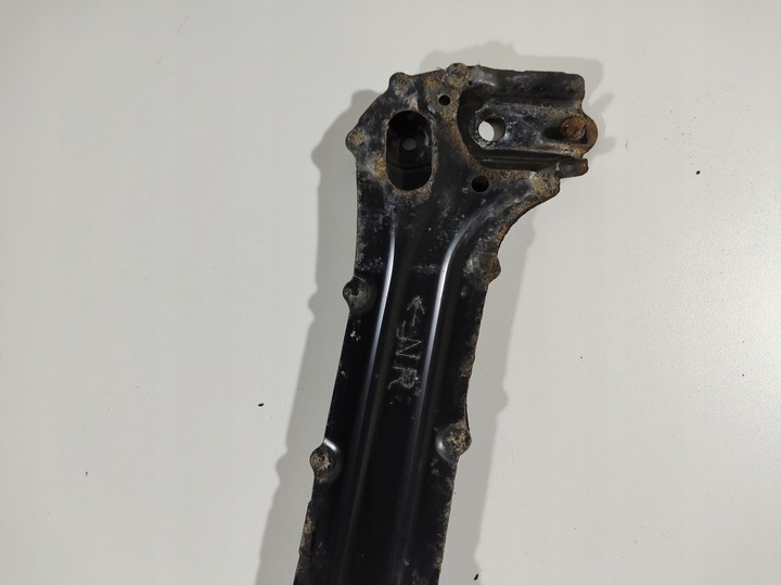 фото №10, Lexus is300h 13r кріплення балка права