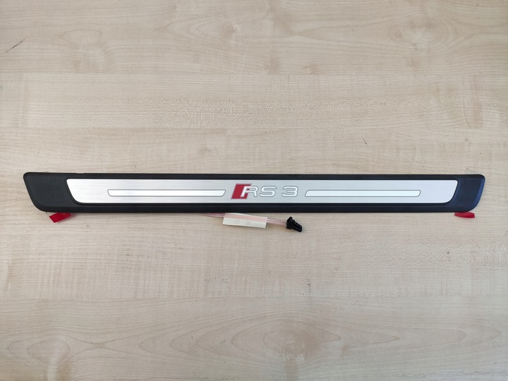 фото №1, Audi a3 rs3 led накладка планка порогова na поріг праві перед 8v4947418b