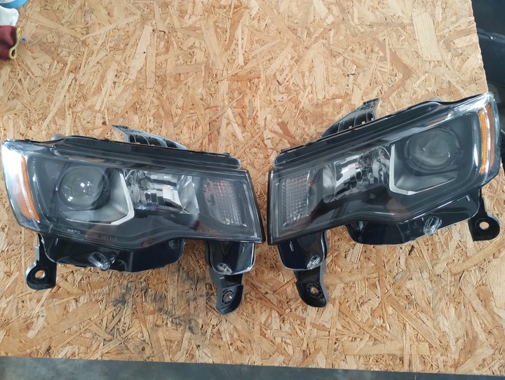 фото №1, Jeep grand cherokee wk2 3.6 4x4 рестайлінг лампи перед фари комплект набір