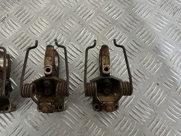 фото №4, Peugeot 308 t7 1.6 vti вкладыш подножка вал комплект 7570023