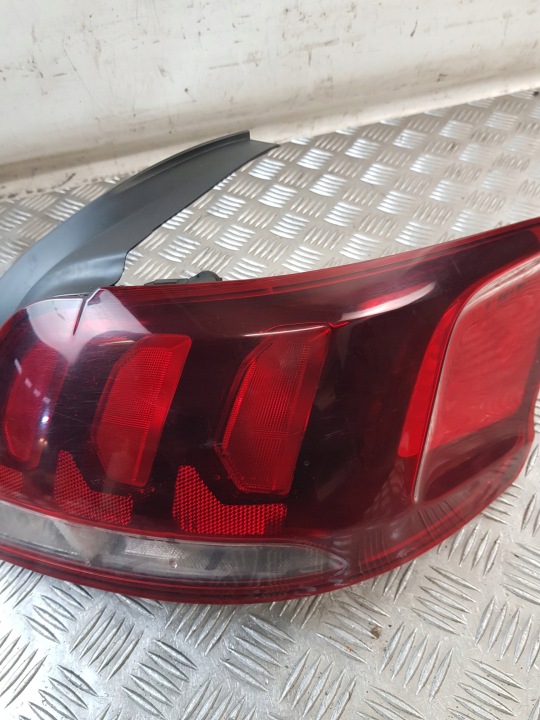 фото №14, Фара права зад + вкладка 9817299580 peugeot 301 рестайлінг 18r- sedan європа