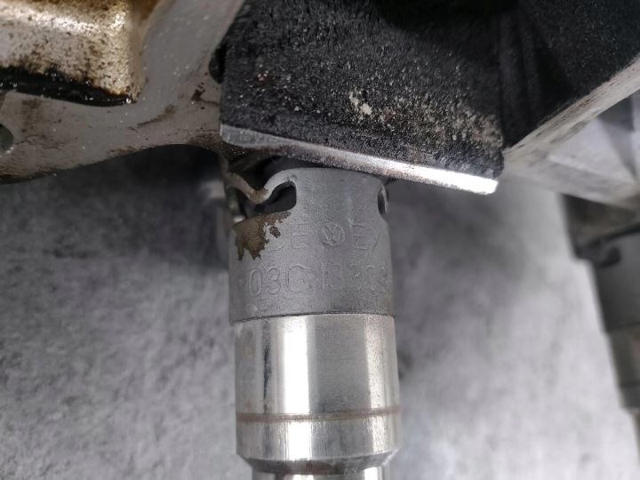 фото №8, Паливна рейка  бензин skoda octavia ii ck00266 03c906036a 03g133036d