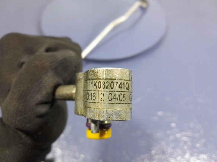 фото №5, Vw golf v 1.4 b 75 km шланг трубка кондиционера 1k0820741q