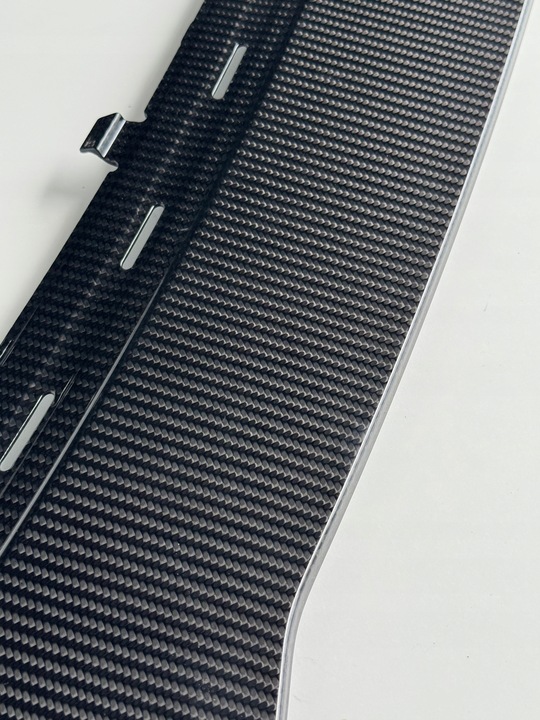 фото №9, Планка накладка бампера диффузор перед audi r8 4s0 4s0807061d карбон