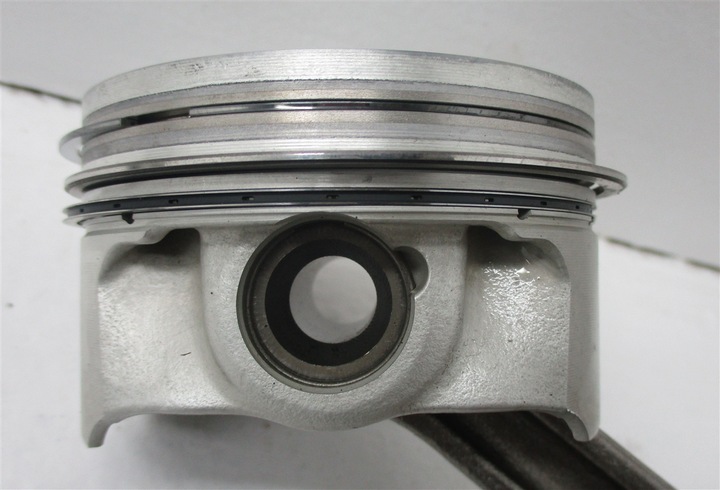 фото №12, Поршень шатун audi rs6 s8 4.0 tfsi ceu 079107066dt