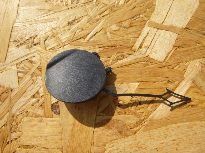 фото №1, Vw t-roc рестайлинг 2020- заглушка фаркоп hak бампер зад 2ga807441c