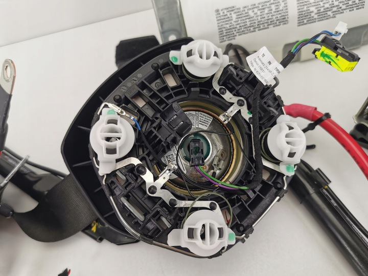 фото №9, Bmw seria 3 f30 f31 подушки набор ремни клемма оригинальные нет regenerowane