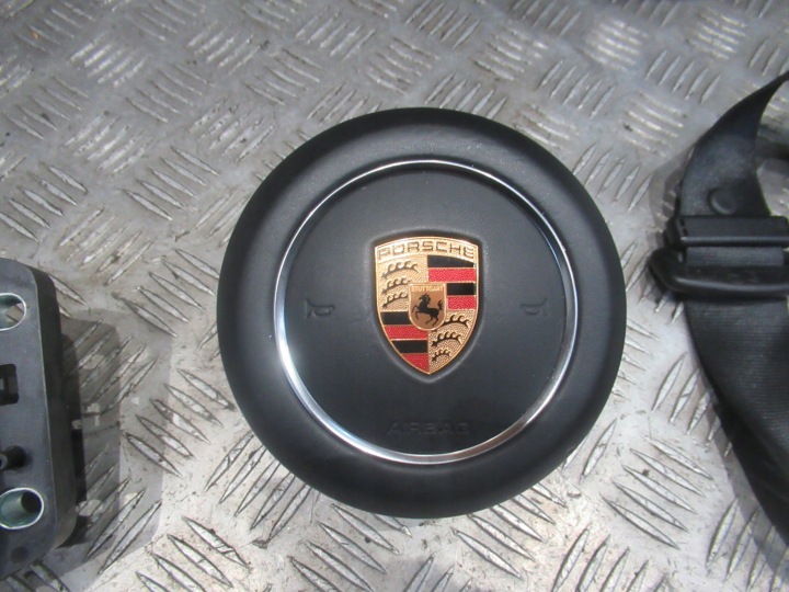 фото №5, Торпедо шкіра ремені подушка  консоль porsche 991 оригінал