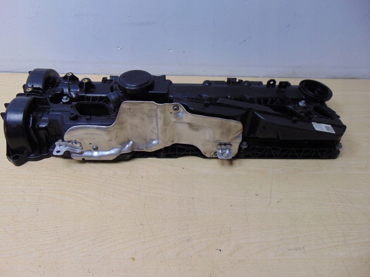 фото №9, Кришка клапанів головки mercedes w222 a6560100902