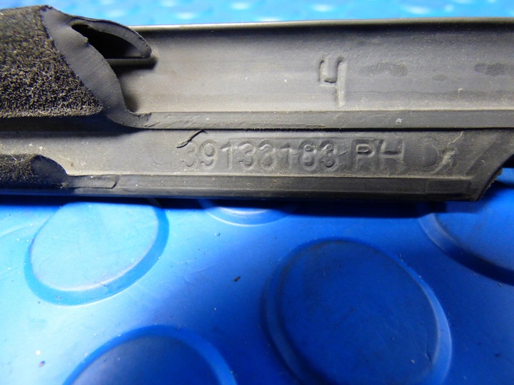 фото №5, Планка накладка ущільнювач скла права перед astra k v