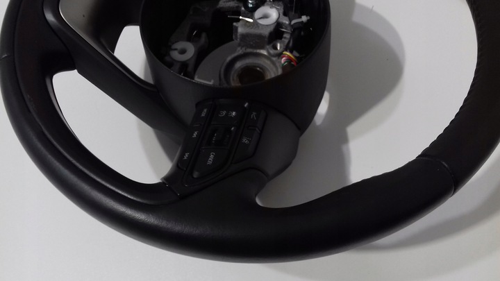 фото №10, Toyota yaris cross руль