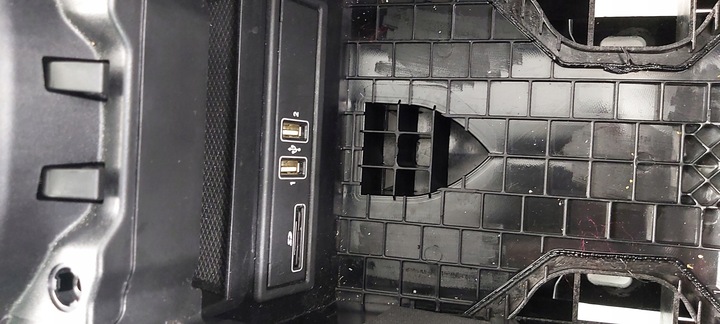 фото №9, Mercedes e-klasa w213 a2136801600 панель з tunelem середній eu