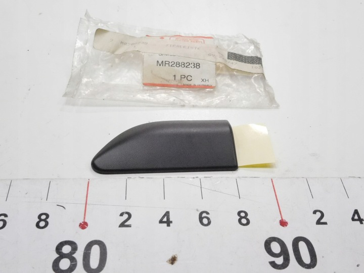 фото №6, Молдинг крыльев правое перед mitsubishi carisma oem номер mr288238