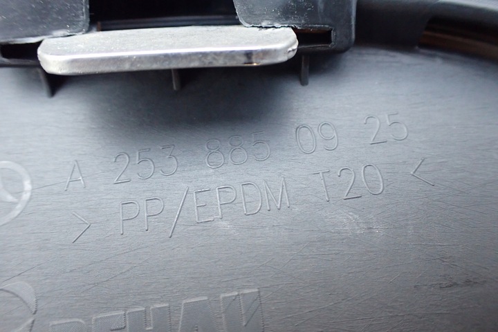 фото №15, Mercedes glc w253 спойлер бампера зад оригинал диффузор x253 хром