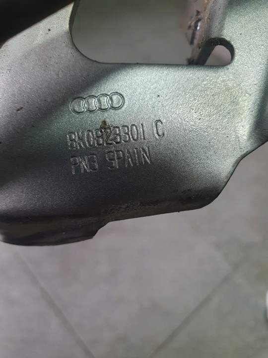 фото №1, Петля капота лівий audi a4 b8 8k0823301c