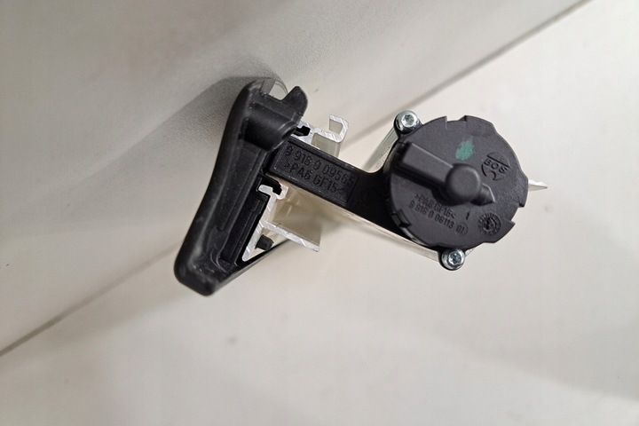 фото №8, Шторка задніх правих двері bmw 5 g30 7385056 3.0l бензин 250kw 2016