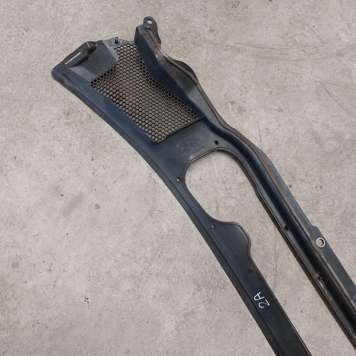 фото №12, Volvo v40 ii панель під лобовим склом 31278103