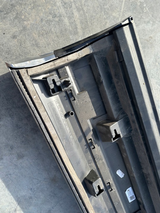 фото №10, Молдинг двері праві перед audi q7 4m0853060e
