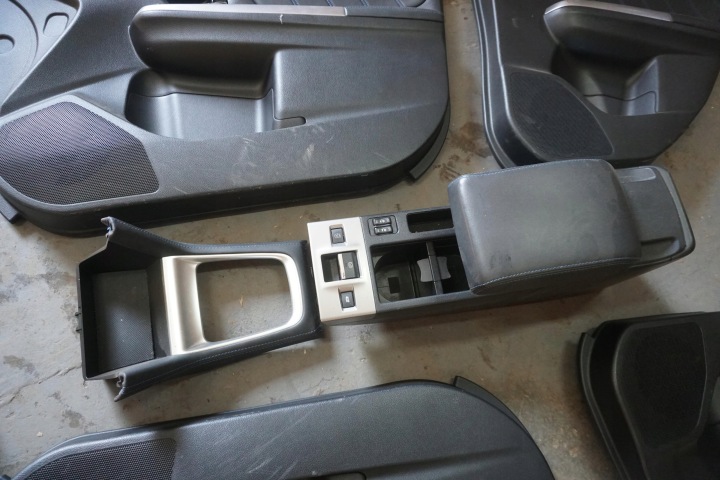 фото №16, Subaru levorg 2014-2020r сидіння диван шкіра uk trim чорні