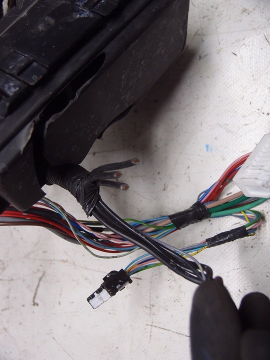 фото №7, Корпус коробка жгут установка двигателя qashqai ii j11 1.6 dci