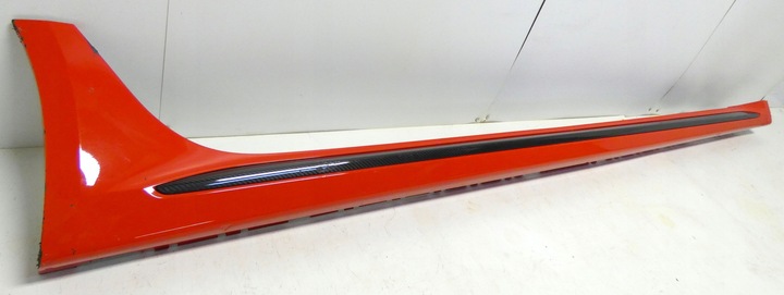 фото №1, Audi rs4 a4 карбон планка пороговая правая порог