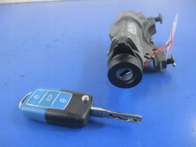 фото №2, Vw new beetle i 9c замок зажигания+ складной ключ 4b0905851c