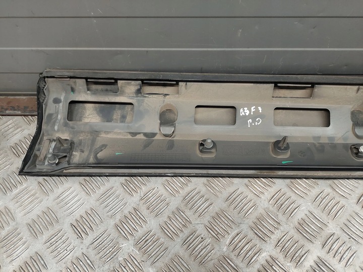 фото №6, Audi q3 f3 83a853960a перед сторона права планки