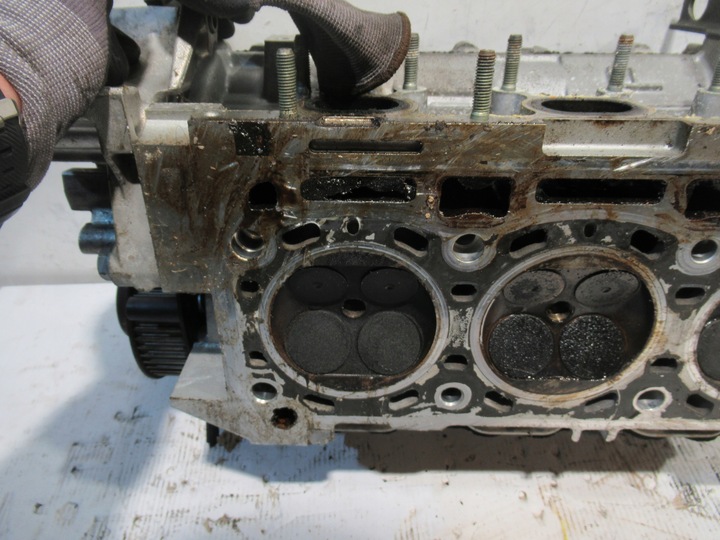 фото №14, Головка двигателя 9631076610 peugeot 607 c5 3.0 v6