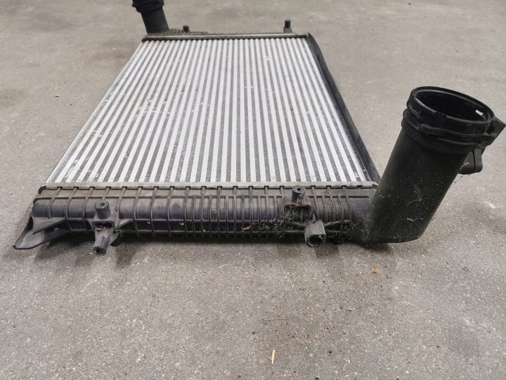 фото №5, Радиаторов интеркулер vw golf 5 v 1k0