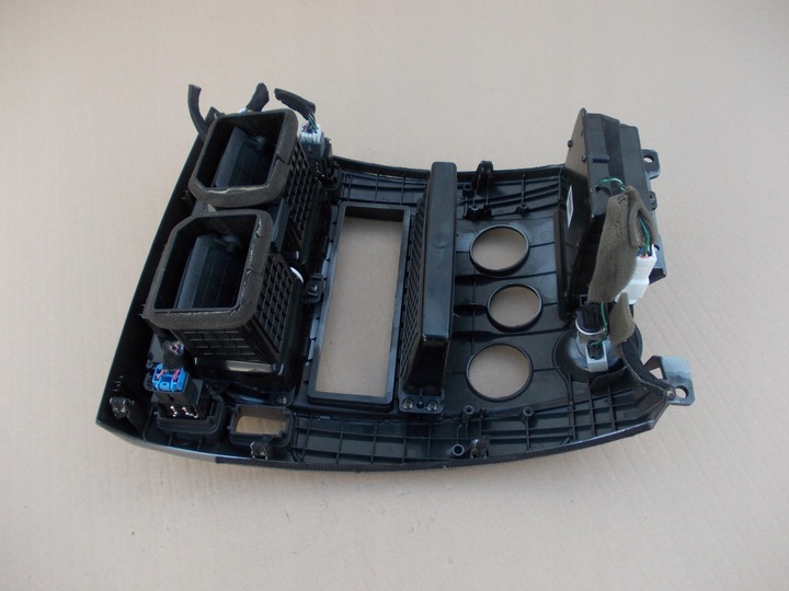 фото №10, Решётка воздуховод средняя рамка радио hyundai tucson i европа