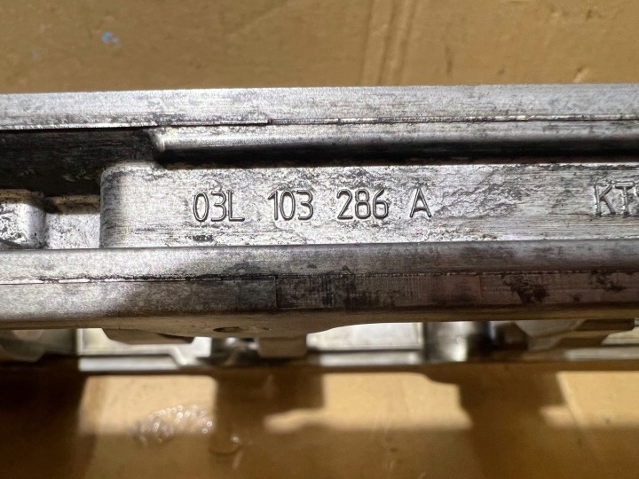 фото №16, Audi a4 b8 рестайлинг 2.0 tdi головка двигателя cgl 03l103373j
