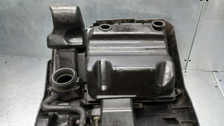 фото №7, Корпус фільтра повітря vw polo iv 03r 1.2b 03d129607