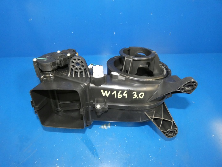 фото №1, Mercedes ml w164 повітродувка повітроводи обігрівач зад