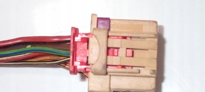 фото №5, Разъём штекер соединитель бежевая audi 8k0972483a