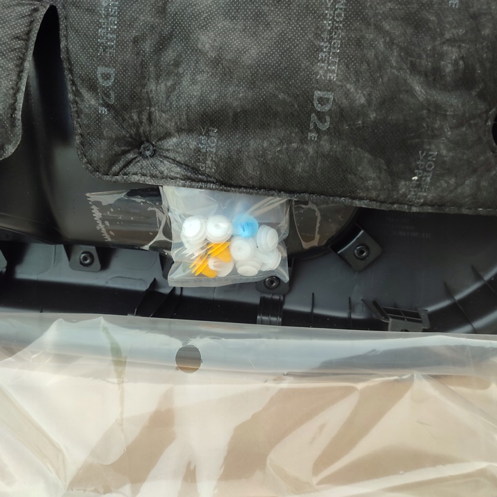 фото №10, Hyundai santa fe iv боковина дверь обивка левый зад идеальная новая krell