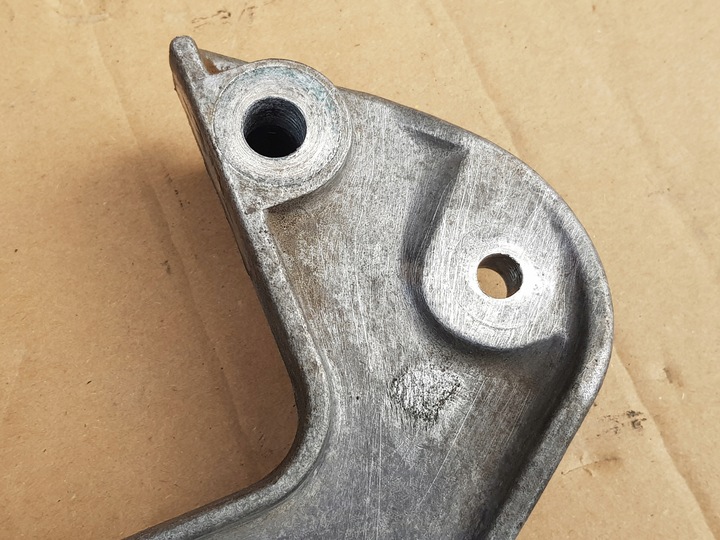 фото №8, Лапи подушки коробки / audi a2 1.4 tdi amf 75km / 8z0199565c / исправная