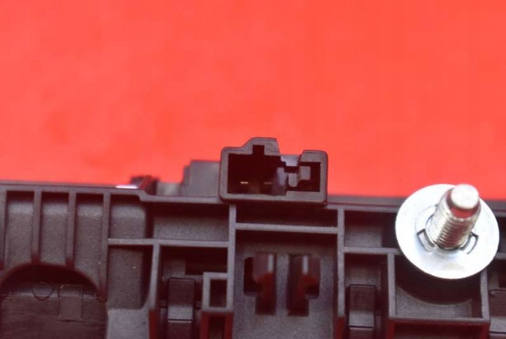 фото №6, Ручка кнопка кришки зад 5n0827566t vw touareg 2 ii 7p 10-14