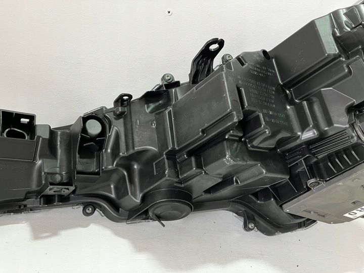 фото №14, Corolla e21 лампа права перед комплектна повний led