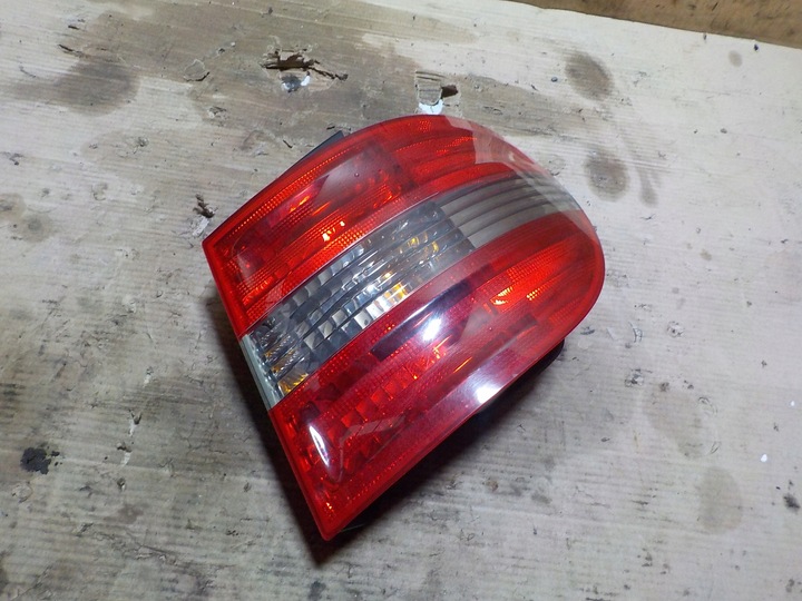 фото №1, Mercedes b170 1.7b лампа права задня