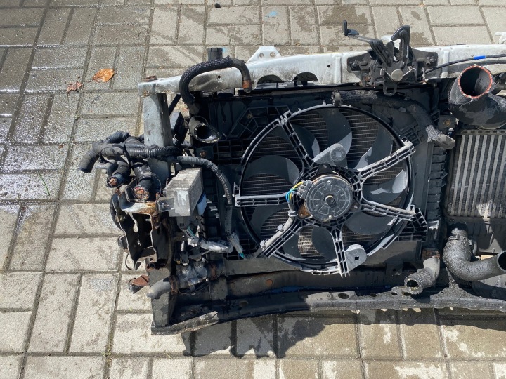 фото №8, Передняя панель усилитель nissan note e12 ii eu