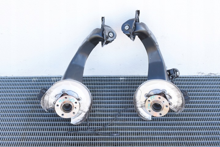 фото №7, Bmw 1 f40 f44 f1h 19- поворотный кулак ступица рычаг правые зад