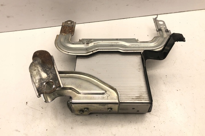 фото №10, Усилитель toyota prius хэтчбек _w2_ 862800w460 2007